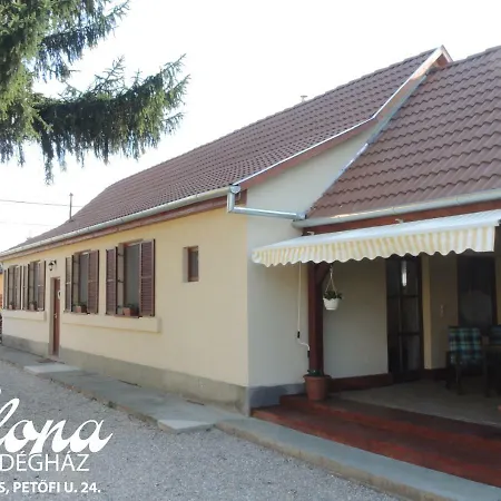 בית הארחה Ilona Vendeghaz *