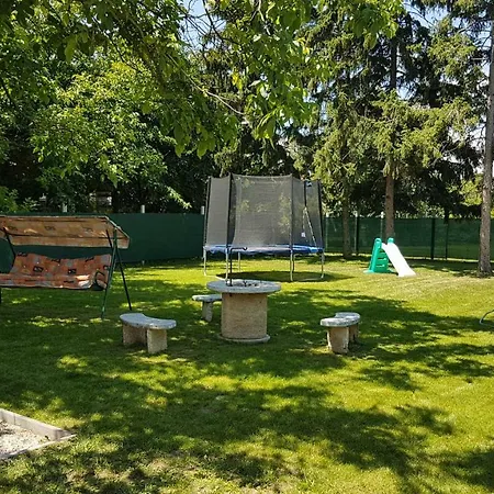 Konukevi Ilona Vendeghaz Dinnyés